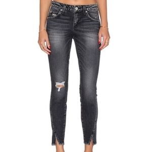 AMO Twist Vixen Destroy Gray Distressed Jeans 27